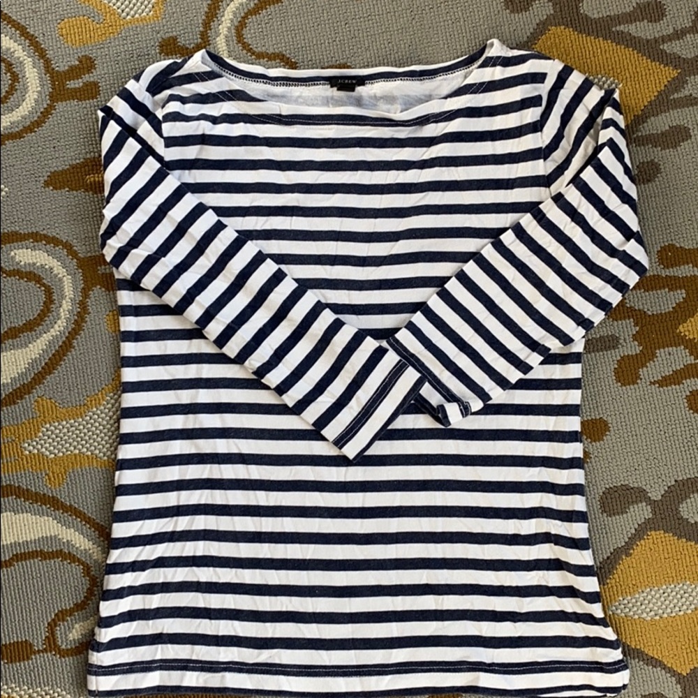 Women’s crew neck navy and white stripe shirt